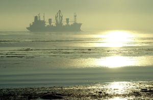 Nordsee Winter Schnee Eis Schiff Schiffe Wetter Landschaft Meer See Strand Wirtschaft Sonne Frachter