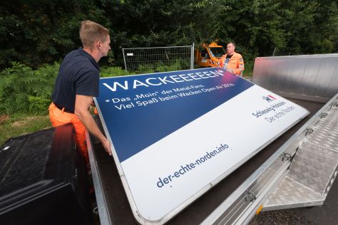 Der echte Norden grüßt alle Wacken-Fans in der Abfahrt Wacken der A23