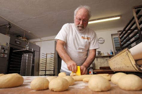 Herstellung von Backwaren mit einem Hefeteig