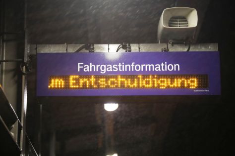 Pendler blockieren in Klanxbüll die Züge der Marschbahn